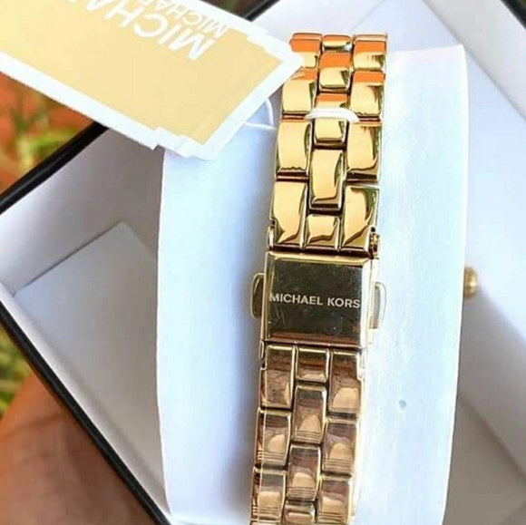 Michael Kors Gold watch - Picture 6 of 6